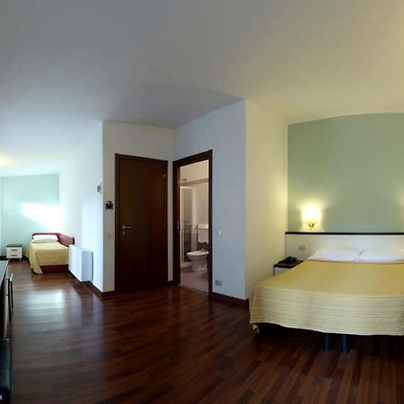 Lux Hotel Durante Milano Exteriör bild